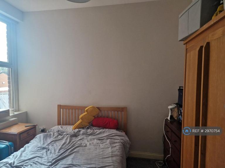 Flat Normanton Terrace in Newcastle upon Tyne