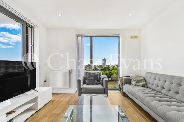 Flat Ben Jonson Road in Greater London
