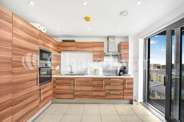 Flat Ben Jonson Road in Greater London