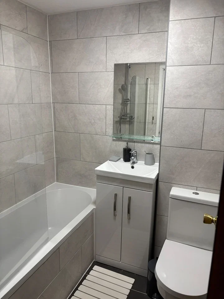 Room Coventry Close in Greater London