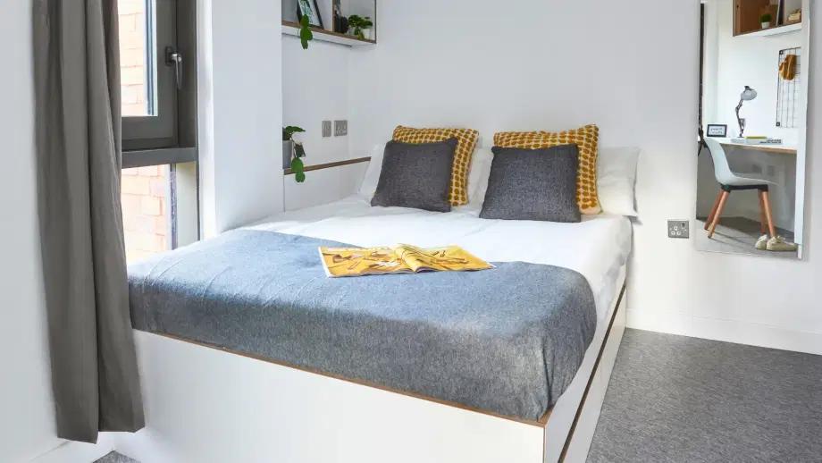 Room Magazine Square in Leicester