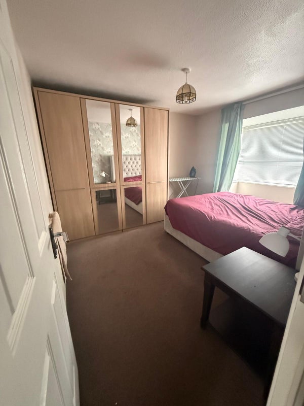 Room Sheldrake Drive in Bristol