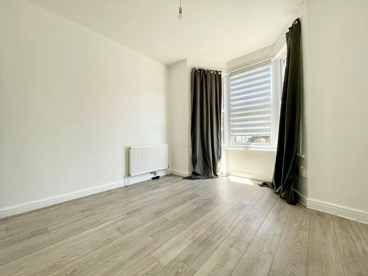 Flat Shelbourne Road in Greater London