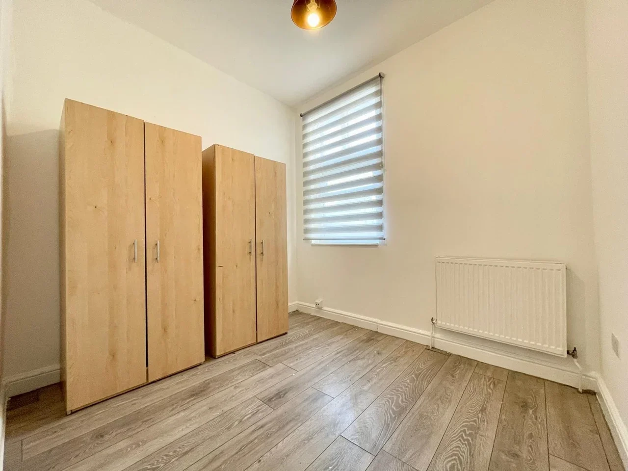 Flat Shelbourne Road in Greater London