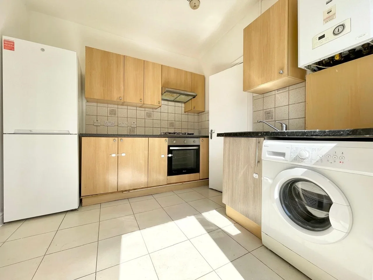Flat Shelbourne Road in Greater London