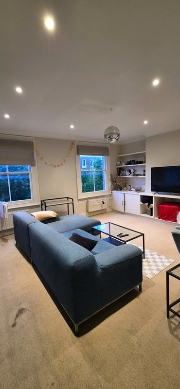 Room Coningham Road in Greater London