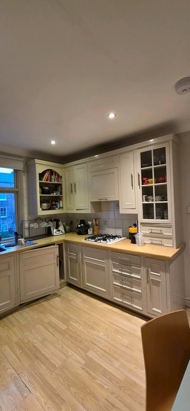 Room Coningham Road in Greater London