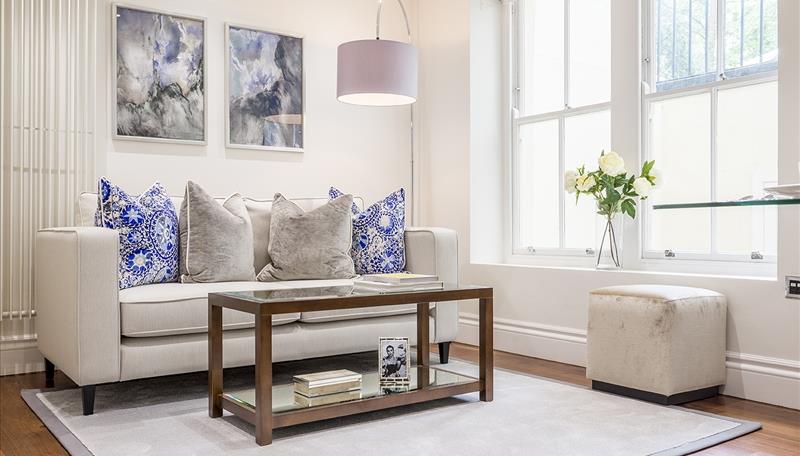 Flat Kensington Gardens Square in London