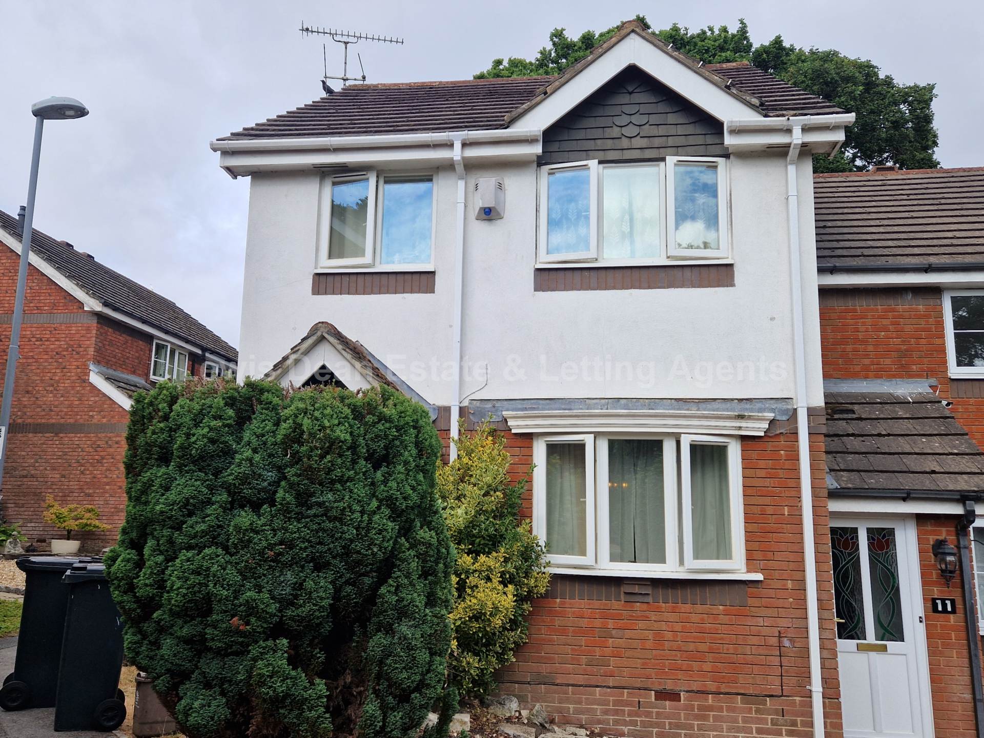 House Stirrup Close in Upton