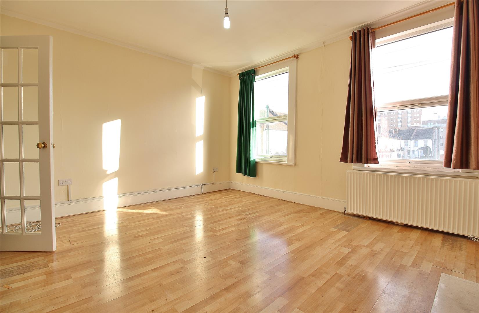 Flat Cecil Road in Greater London