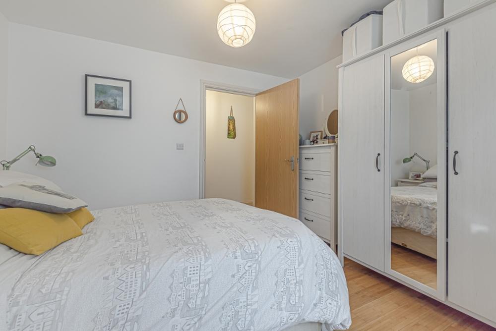 Flat Sloane Avenue in Greater London