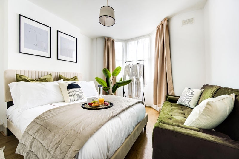 Flat Mabley Street in Greater London