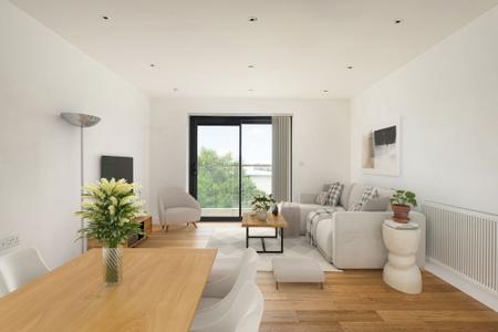 Flat Chestnut Crescent in Newbury