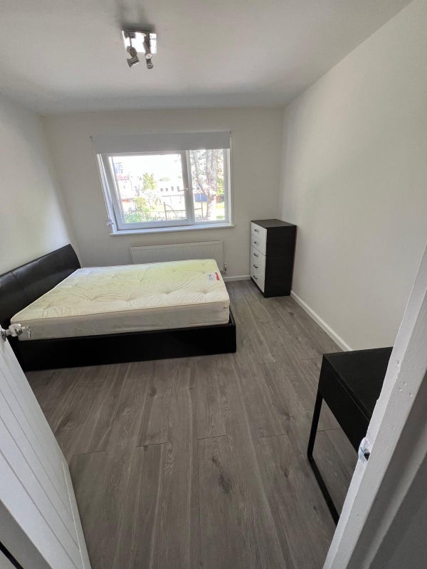 Room Patrick Connolly Gardens in Greater London