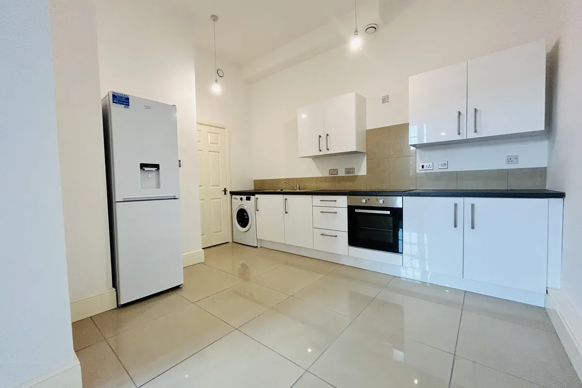 Flat Railway Terrace in Derby
