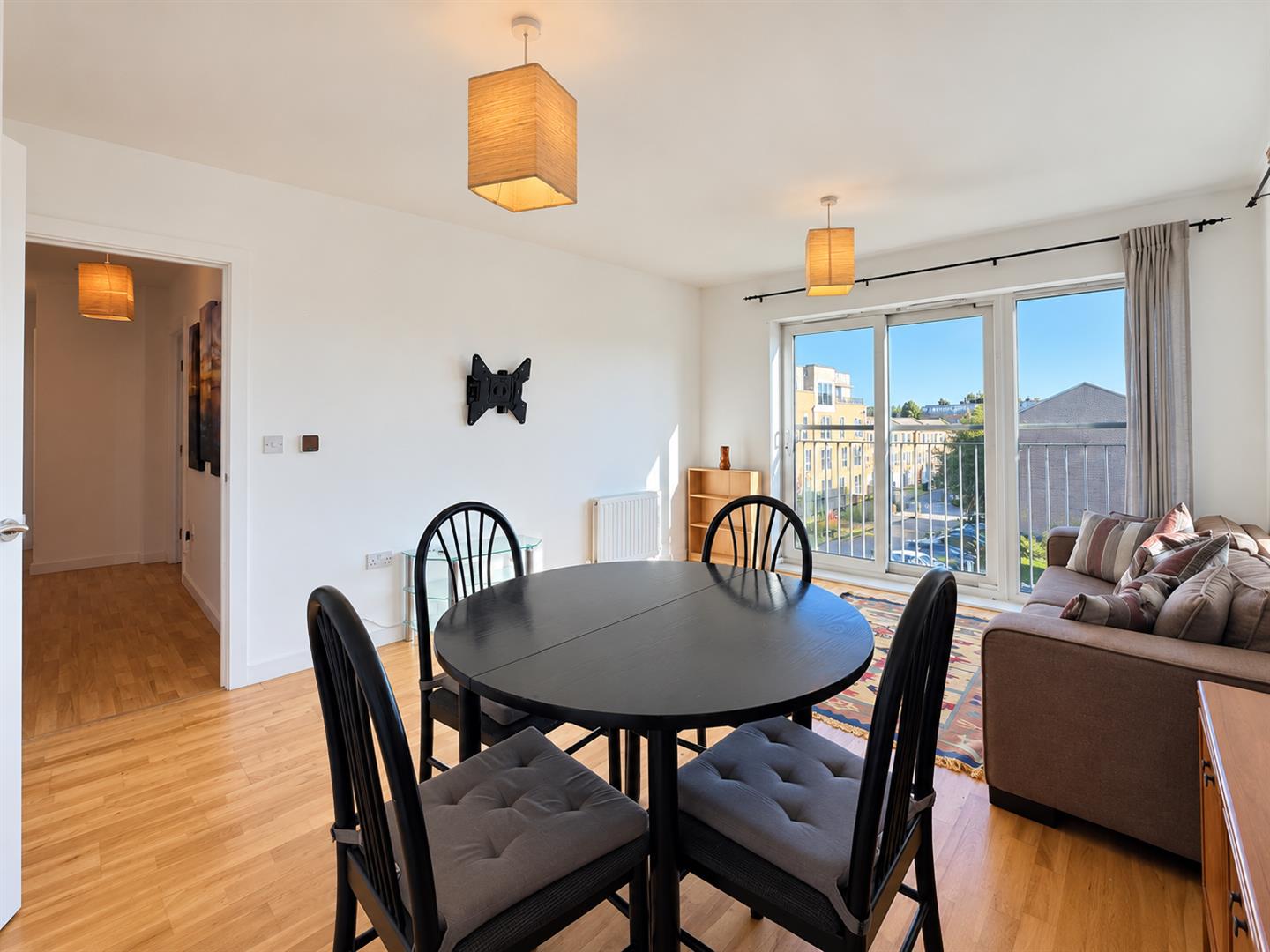 Flat Watling Avenue in Greater London
