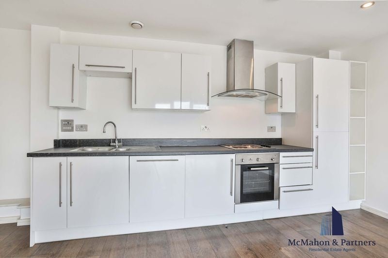 Flat Keyworth Street in Greater London
