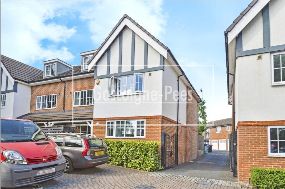 House Station Approach in Epsom and Ewell