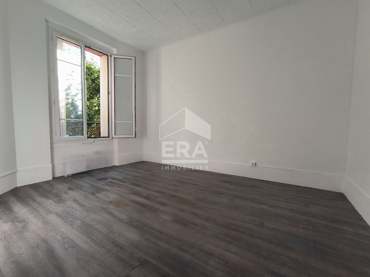 Appartement Place Léon Cassé à Corbeil-Essonnes