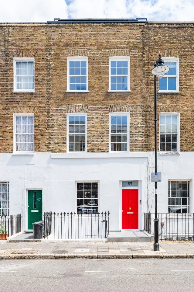 Room St. Peter's Street in Greater London