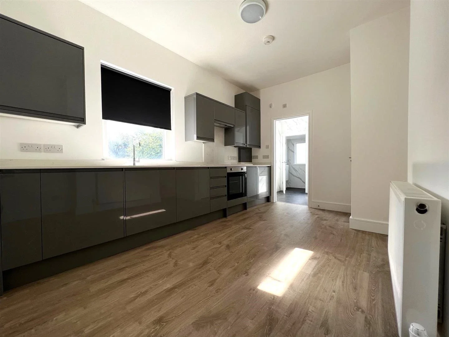 Flat Grainger Road in Greater London