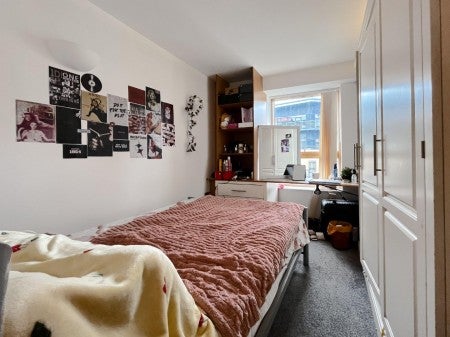 Flat Riverside Way in Leeds