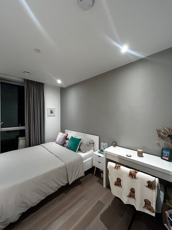 Room Fortunes Walk in Greater London