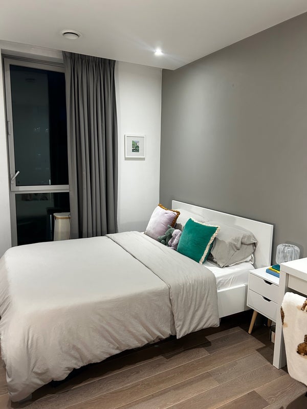 Room Fortunes Walk in Greater London