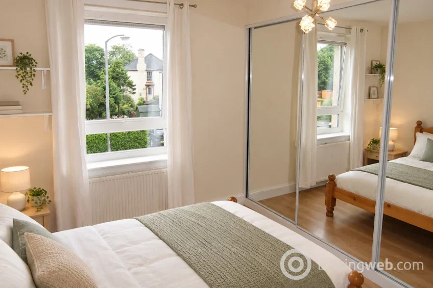 Flat Stenhouse Avenue in City of Edinburgh