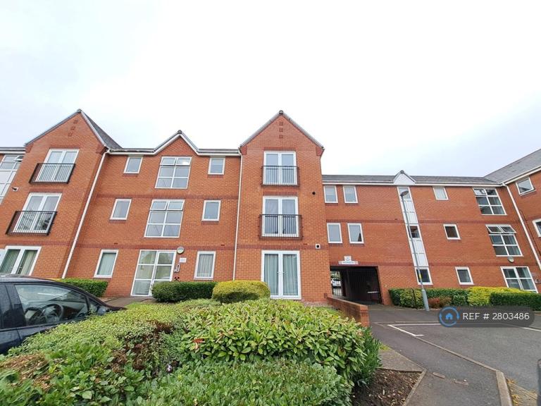 Flat School Close in Birmingham