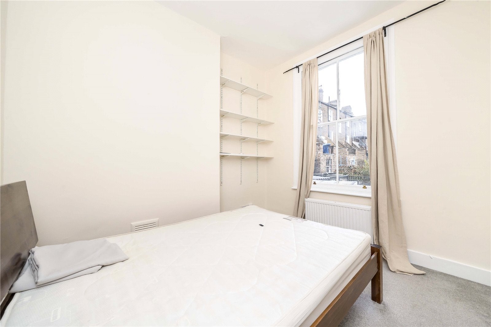 Flat Sulgrave Road in Greater London