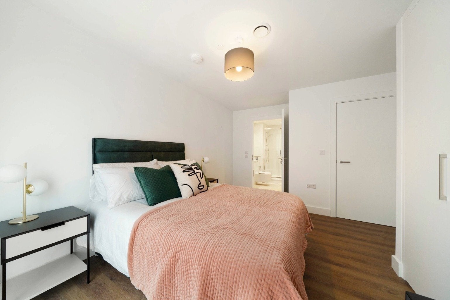 Flat Queen Street in Maidenhead