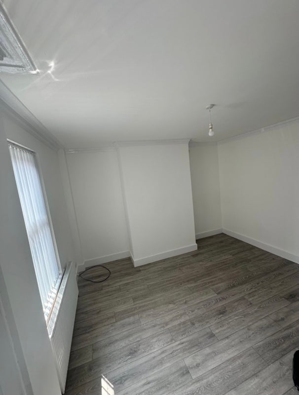 Room Thornton Grove in Leeds