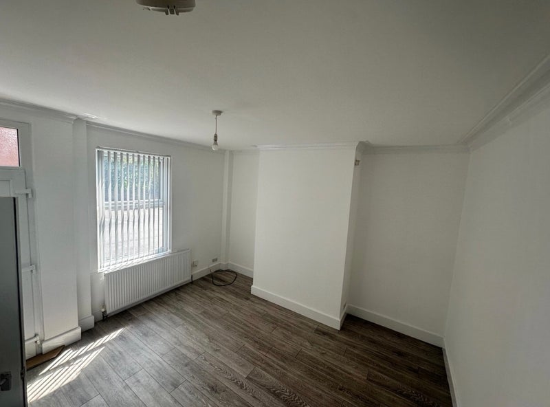 Room Thornton Grove in Leeds