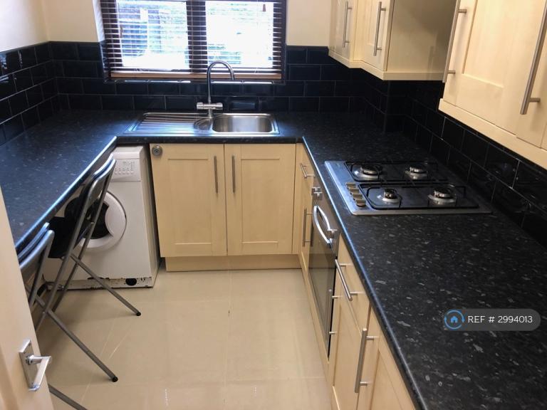 Flat Hurst Grove in Bedford