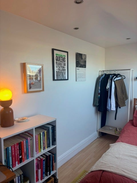 Room Nevill Road in Greater London