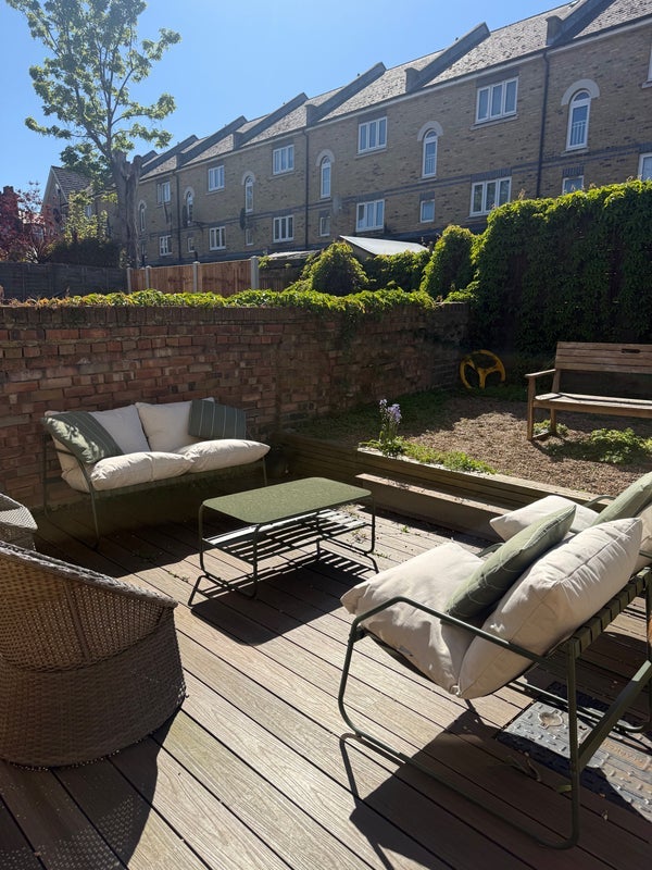 Flat Leswin Road in Greater London