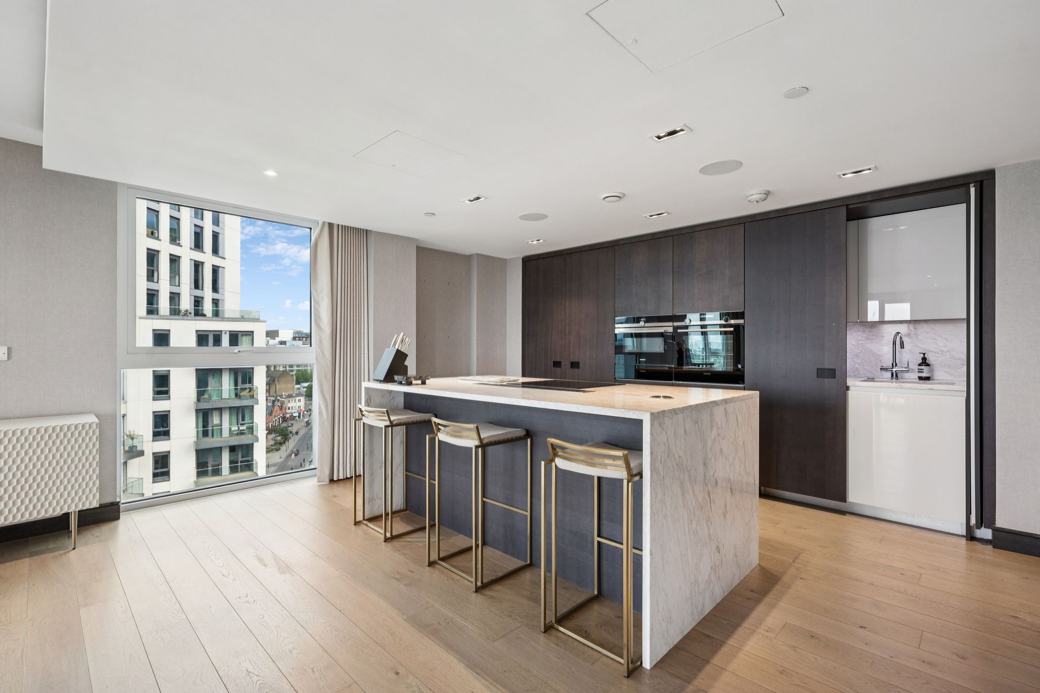 Flat Glenthorne Road in Greater London