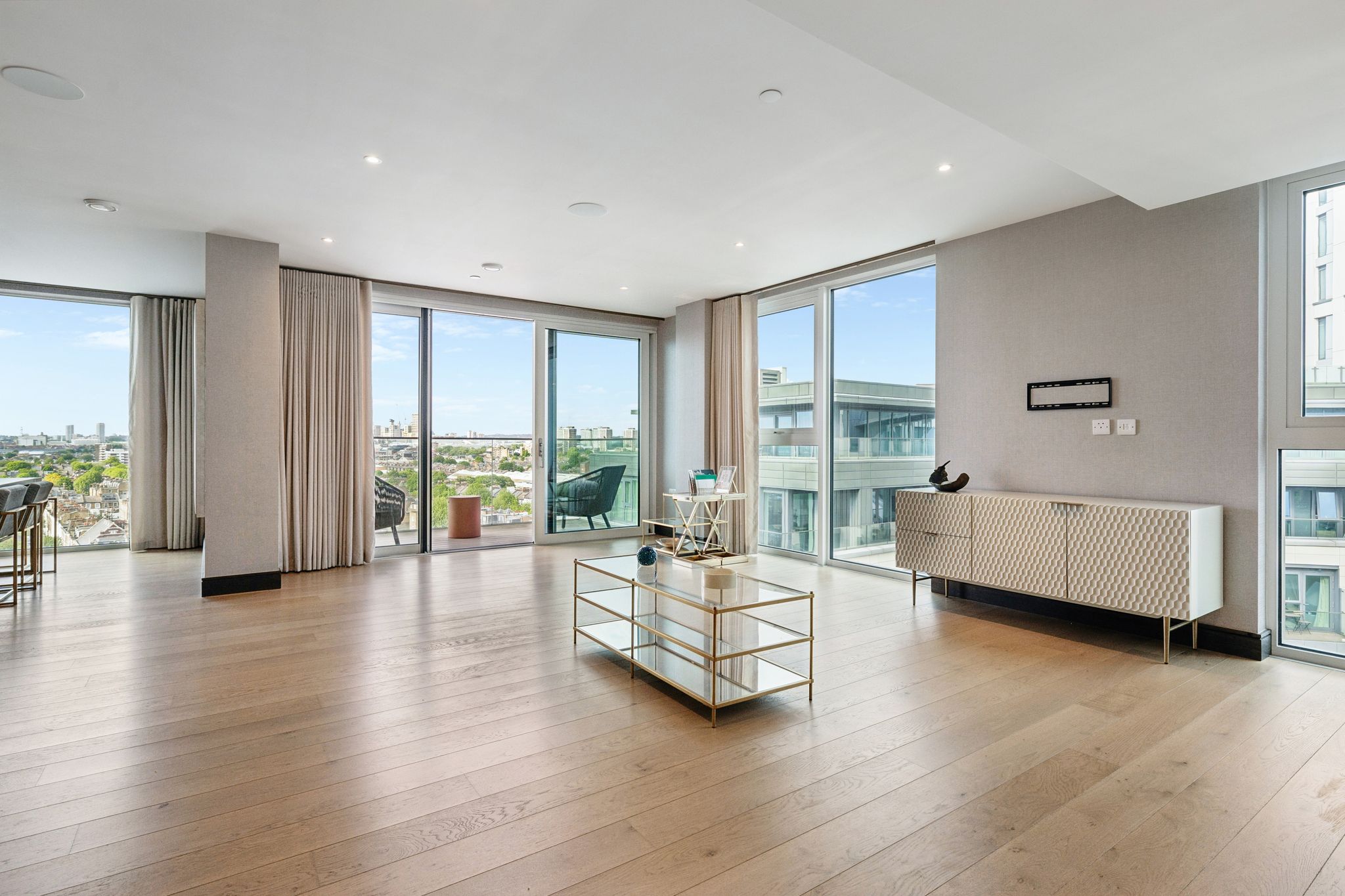 Flat Glenthorne Road in Greater London