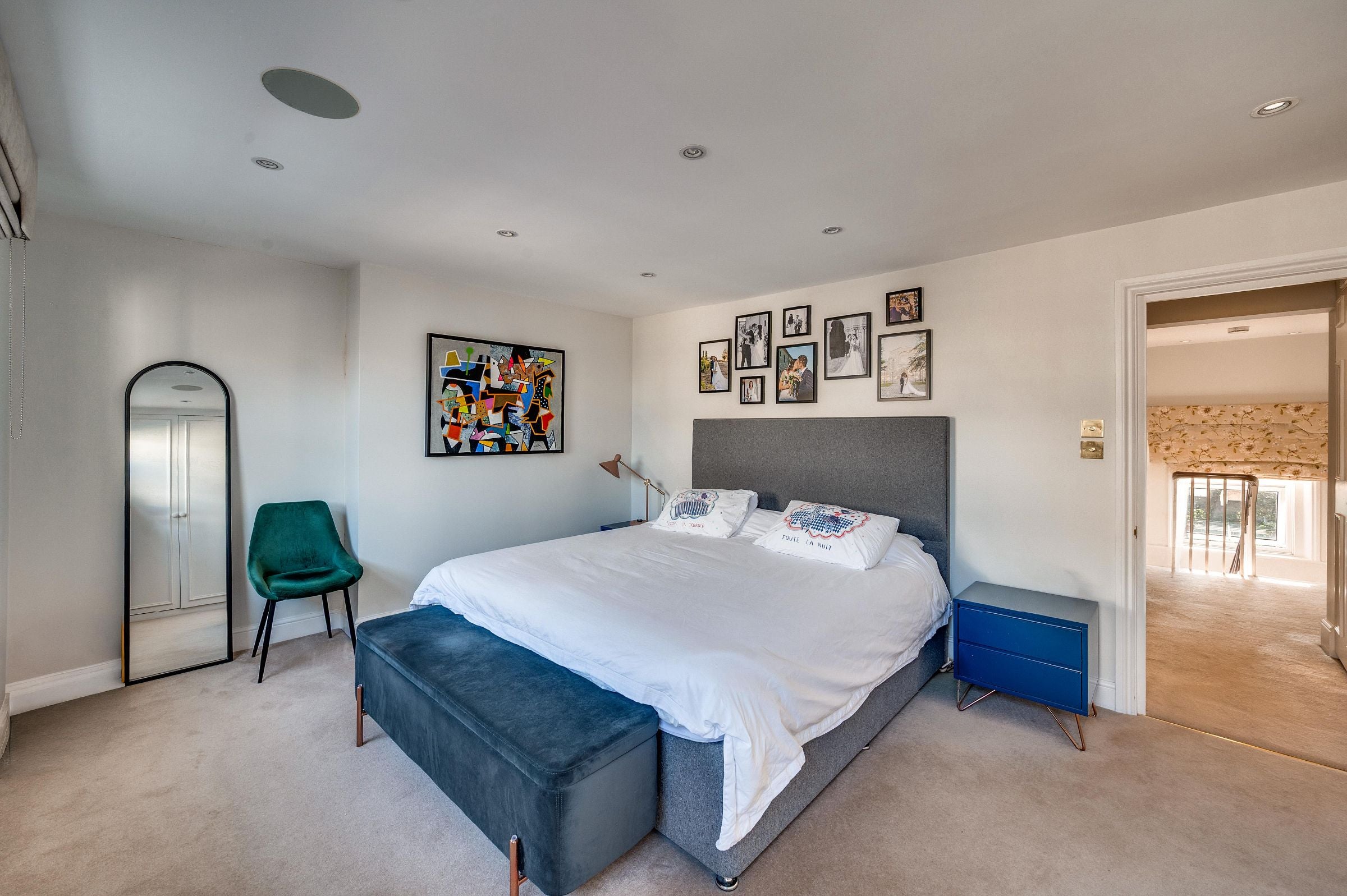 Flat Gloucester Road in Greater London