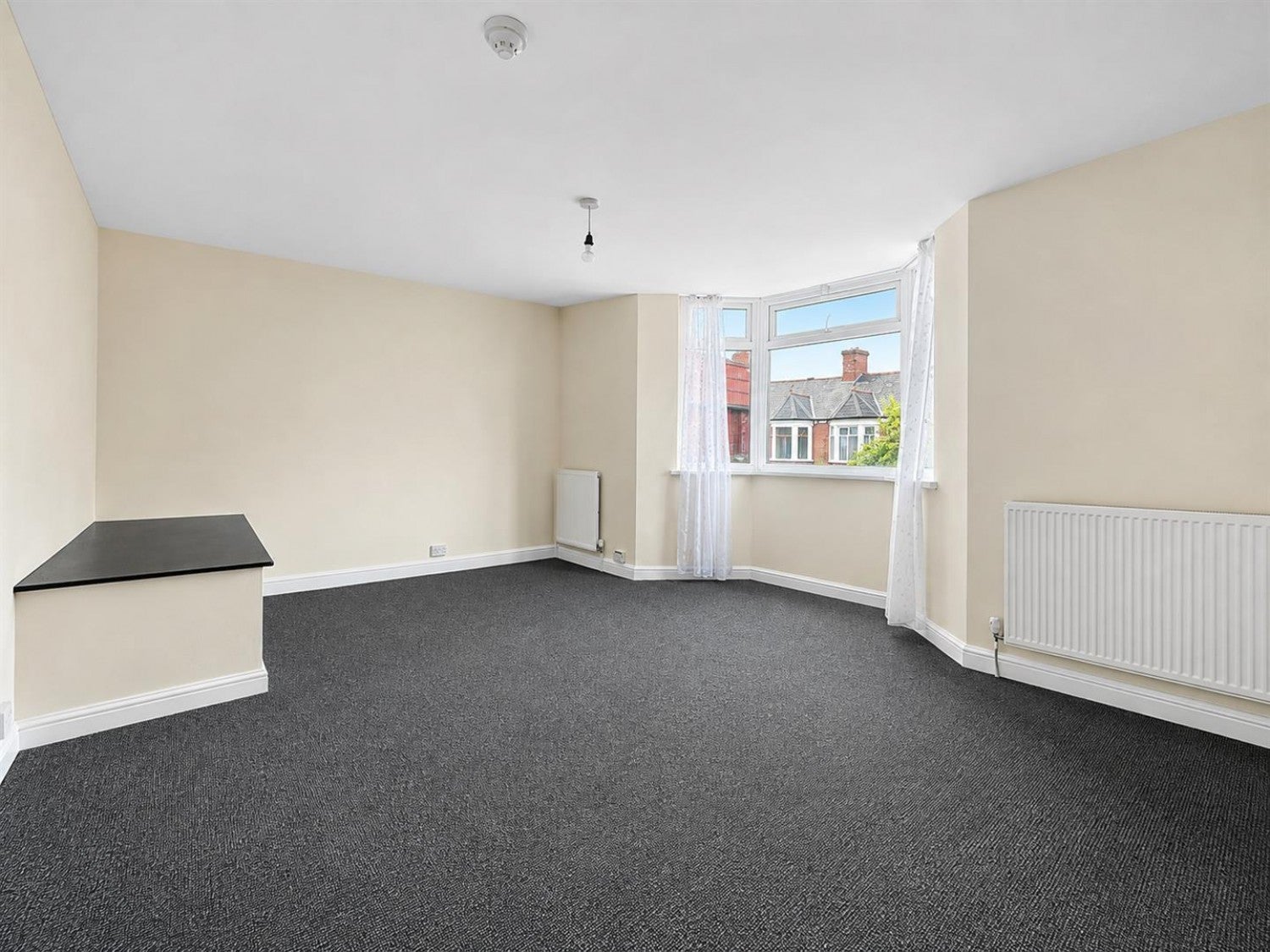 Flat Cowbridge Road East in Cardiff