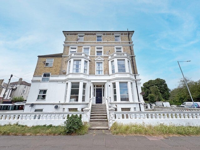 Flat St Anne's Road in Eastbourne