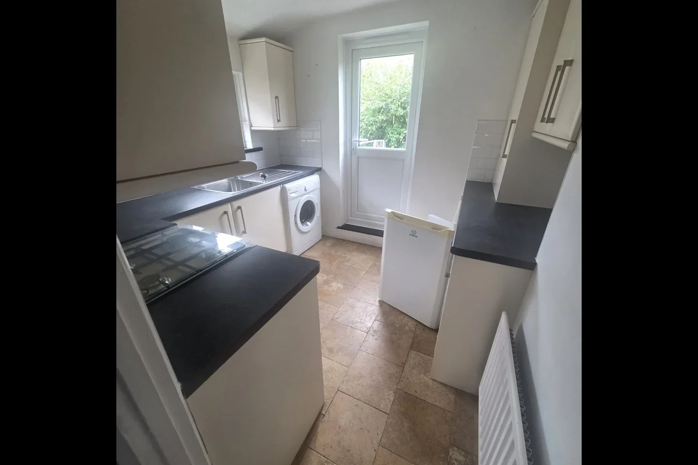 Flat Pellatt Road in Greater London
