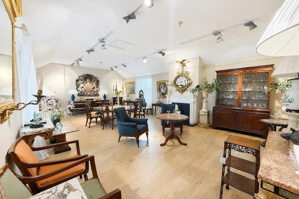 Flat Market Place in Broadland