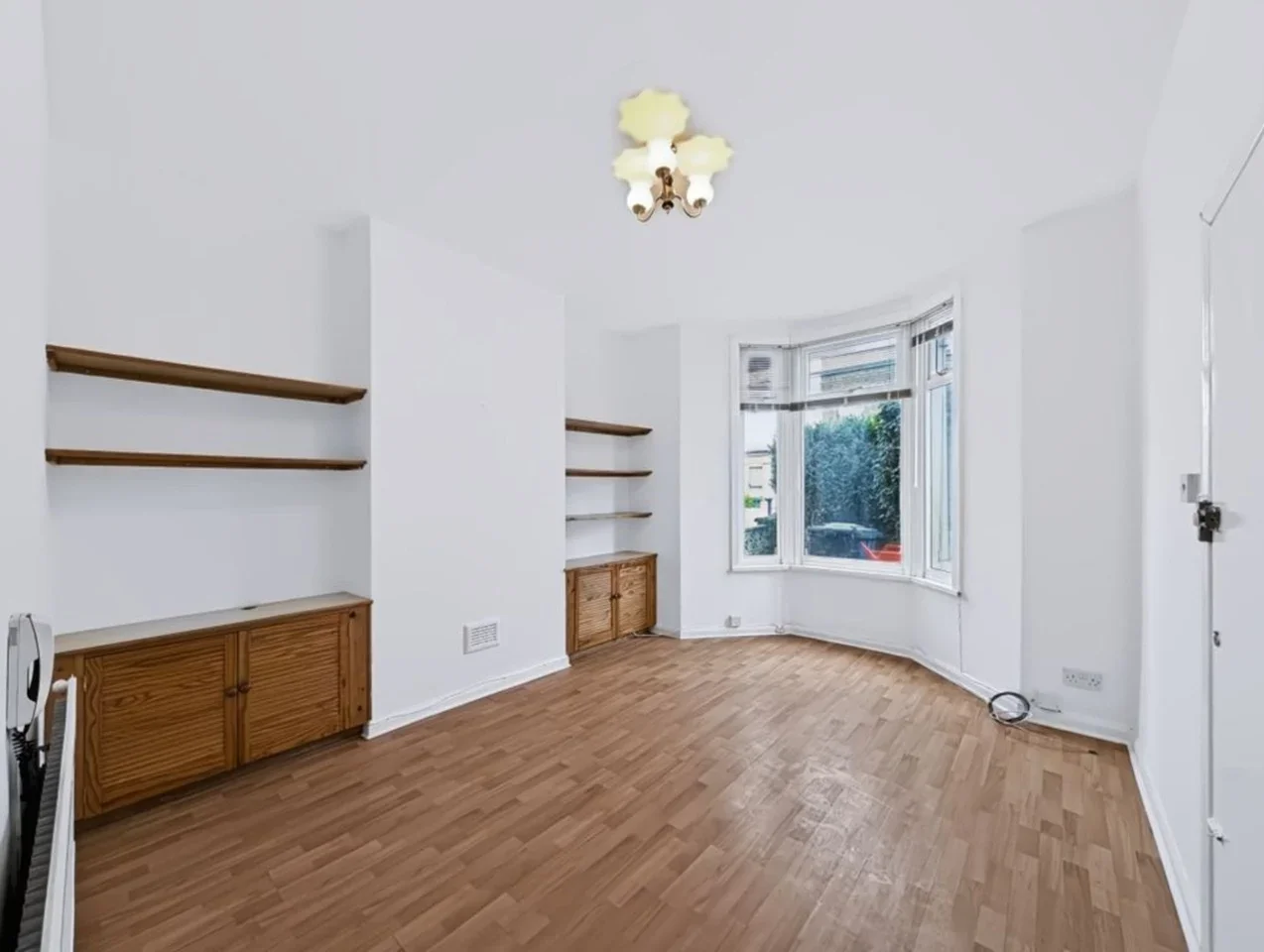Flat Cunningham Road in Greater London