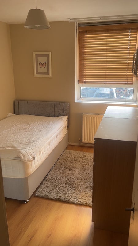Room Victoria Road in Greater London