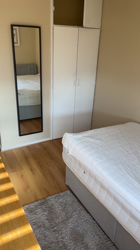 Room Victoria Road in Greater London