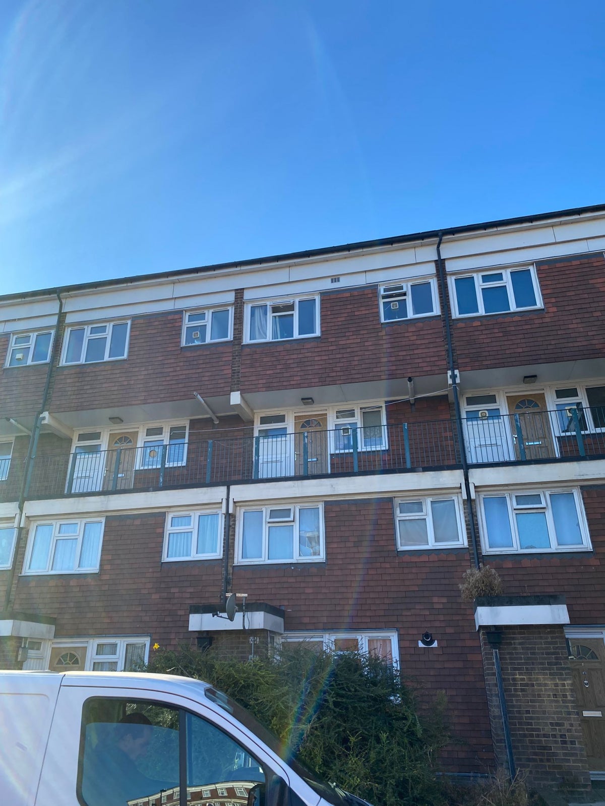 Flat Hindhead Gardens in Greater London