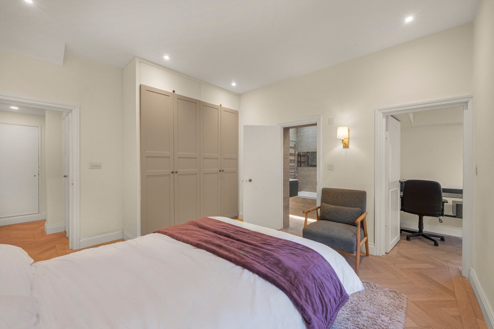 Flat Chesham Street in City of Westminster