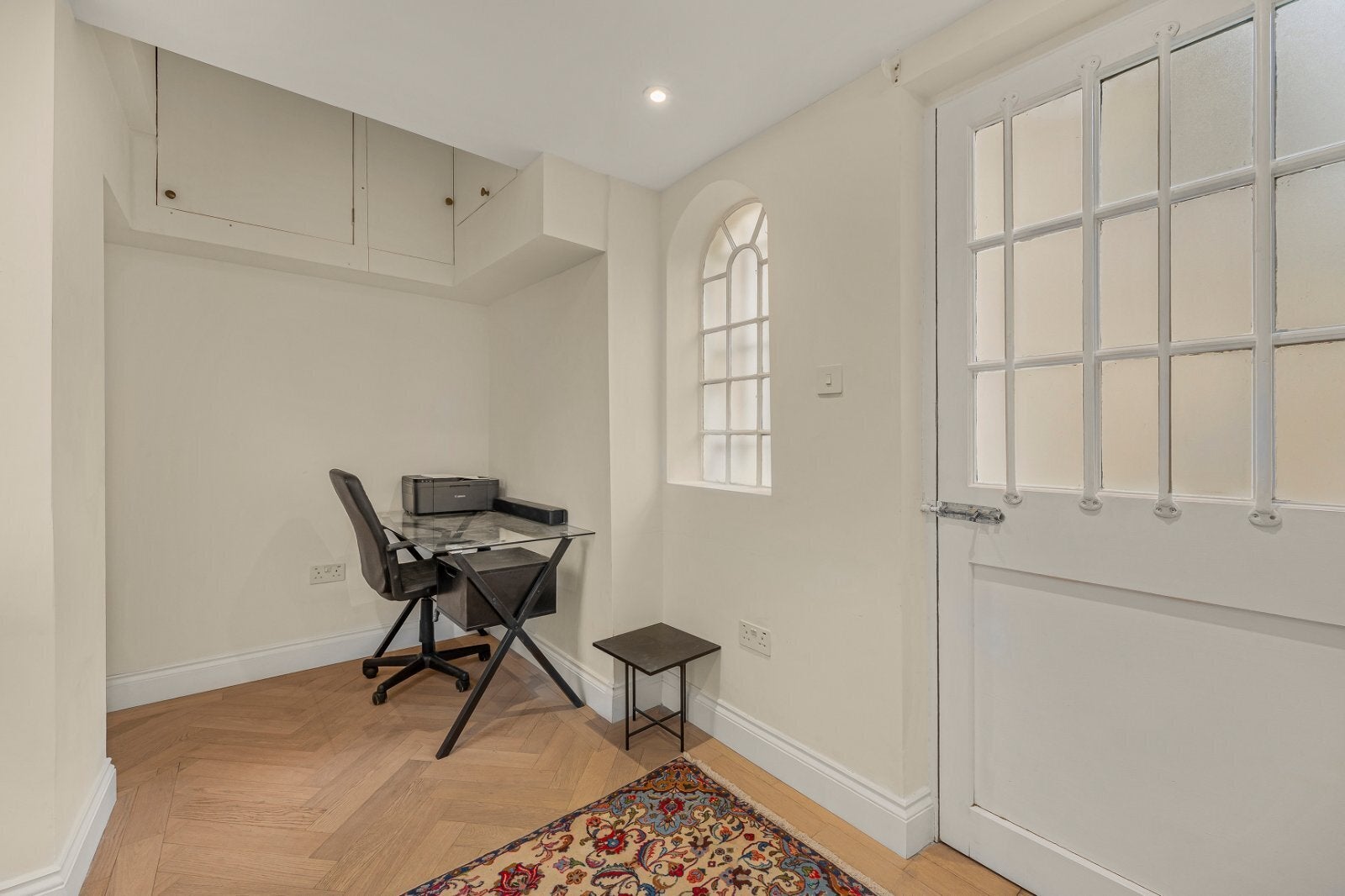 Flat Chesham Street in City of Westminster